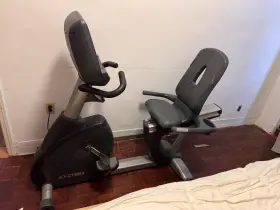 530u Cybex 625 Recumbent Electric Exercise Bicycle