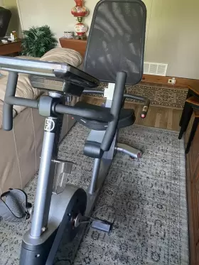 910sr Diamondback Recumbent Exercise Bike Used #3