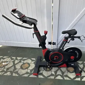 Echelon Echex-3-125105 Connect Ex-3 Cardio Exercise Bike Adjustable Seat Black/red