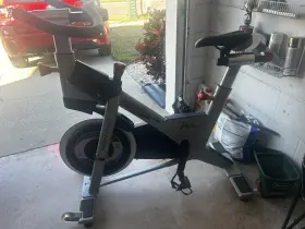 S11.8 Freemotion Spin Bike Stationary Exercise Excellent Condition