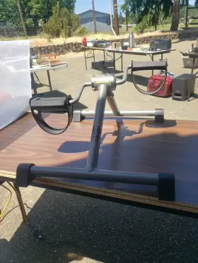 15-0127gg Golds Gym Gold Stamina Portable Under Desk Stationary Bike