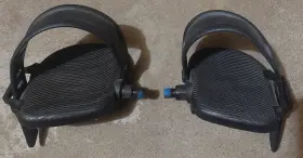 Jd16-a Golds Gym Right And Left Recumbent Or Upright Bike Pedal Set With Straps