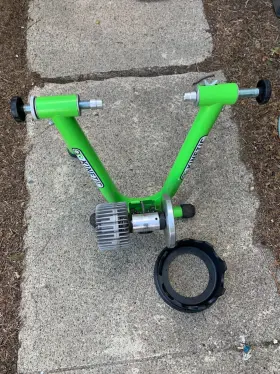 T-699c Kurt Kinetic Road Machine Green Indoor Resistance Bicycle Bike Trainer
