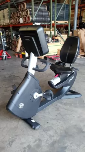 95rs Life Fitness Discover Se3 Series Recumbent Bike Used