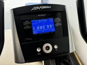 C1b-gc Life Fitness Lifefitness Lifecycle C1 Upright Exercise Bike #2
