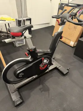Ic-lfic5b2-01 Life Fitness Lifefitness Ic5 Indoor Cycle Bike Spinning Barely Used