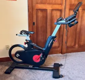 Ic-lfic6b1 Life Fitness Ic6 Indoor Cycle With Myride Display Screen