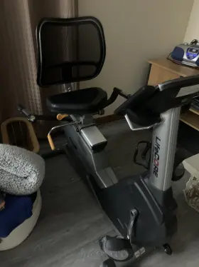 1050rb Lifecore Fitness Exercise Bike - Read Desc