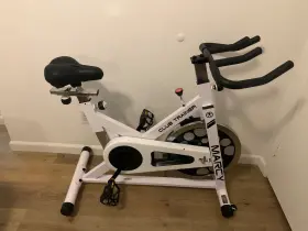 Xj-5801 Marcy Club Revolution Indoor Home Gym Exercise Bike Trainer White/black