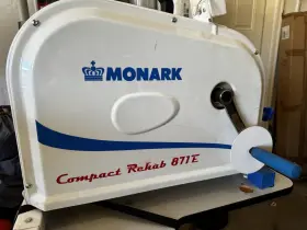 871e Monark 891e Sports And Medical Upper Body Compact Rehab Physical Therapy W Stand