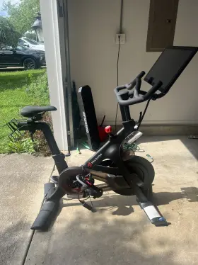 Peloton Pl-21 Exercise Bike Model Pl-21. Slightly Used Only A Handful Of Times