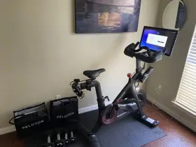 Rv1bq Peloton Bike Ultimate Package - Weights Mats Hr Monitors Xl Clothes Shoes