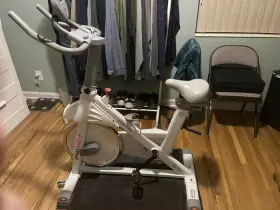 D519 Pooboo Stationary Bike