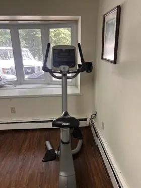 C842i Precor Upright Exercise Bike #2