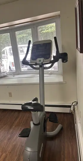 C842i Precor Upright Exercise Bike #3