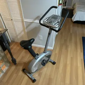 Pec-4255 Proteus Upright Magnetic Exercise Bike Adjustable Seat Console