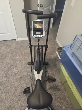 S82715 Sunny Health Fitness Stationary Bike