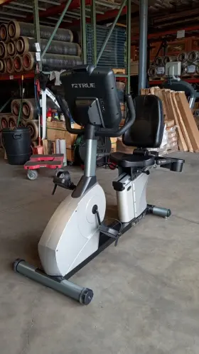 Rcs400 True Fitness Cs400 Recumbent Bike With 10 Inch Transcend Display - Used #2