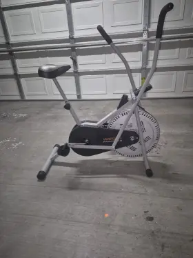 Wlex89912 Weslo Welso Pursuit R 1.2 Upright Adjustable Resistance Home Exercise Bike/