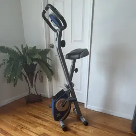 Xterra 11484162103160071 Upright Folding Exercise Bike Adjustable Seat Lcd Gray/blue